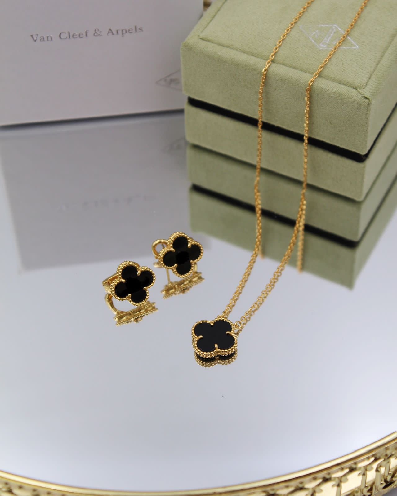 Van Kleef Earings with Neckless SET