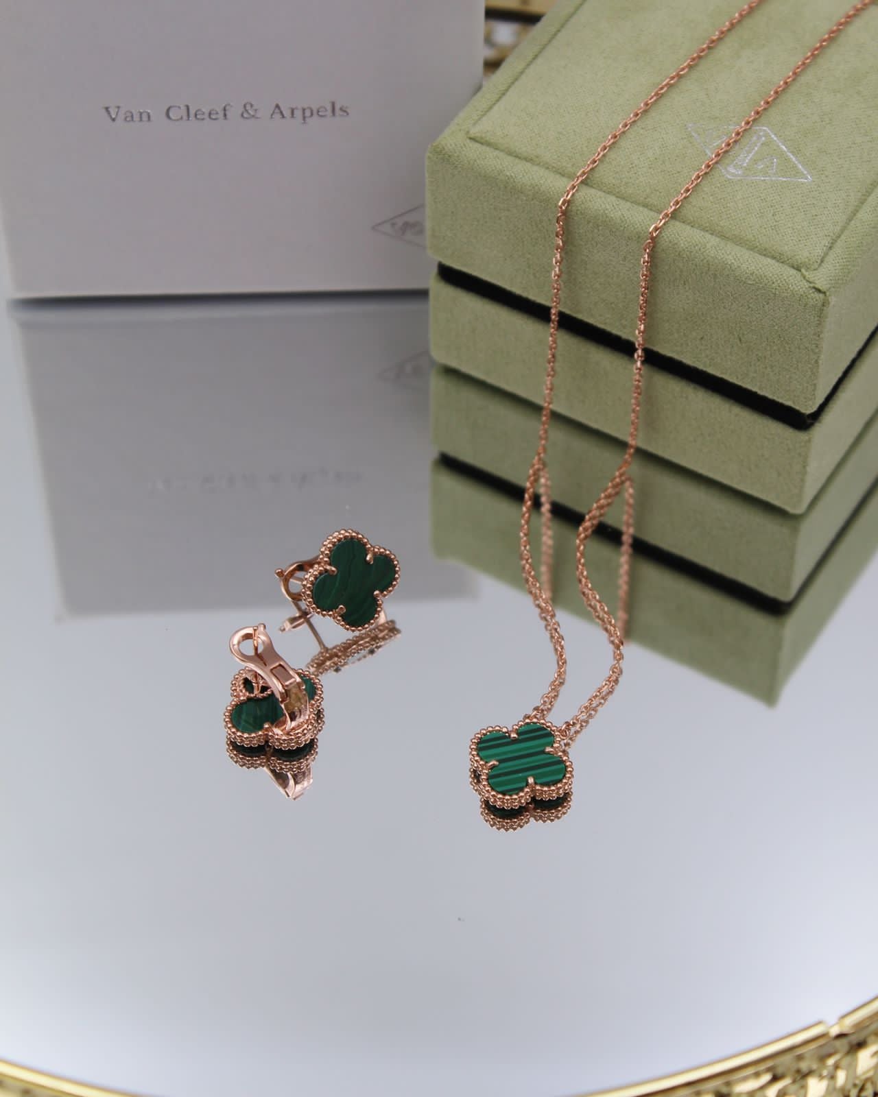 Van Kleef Earings with Neckless SET