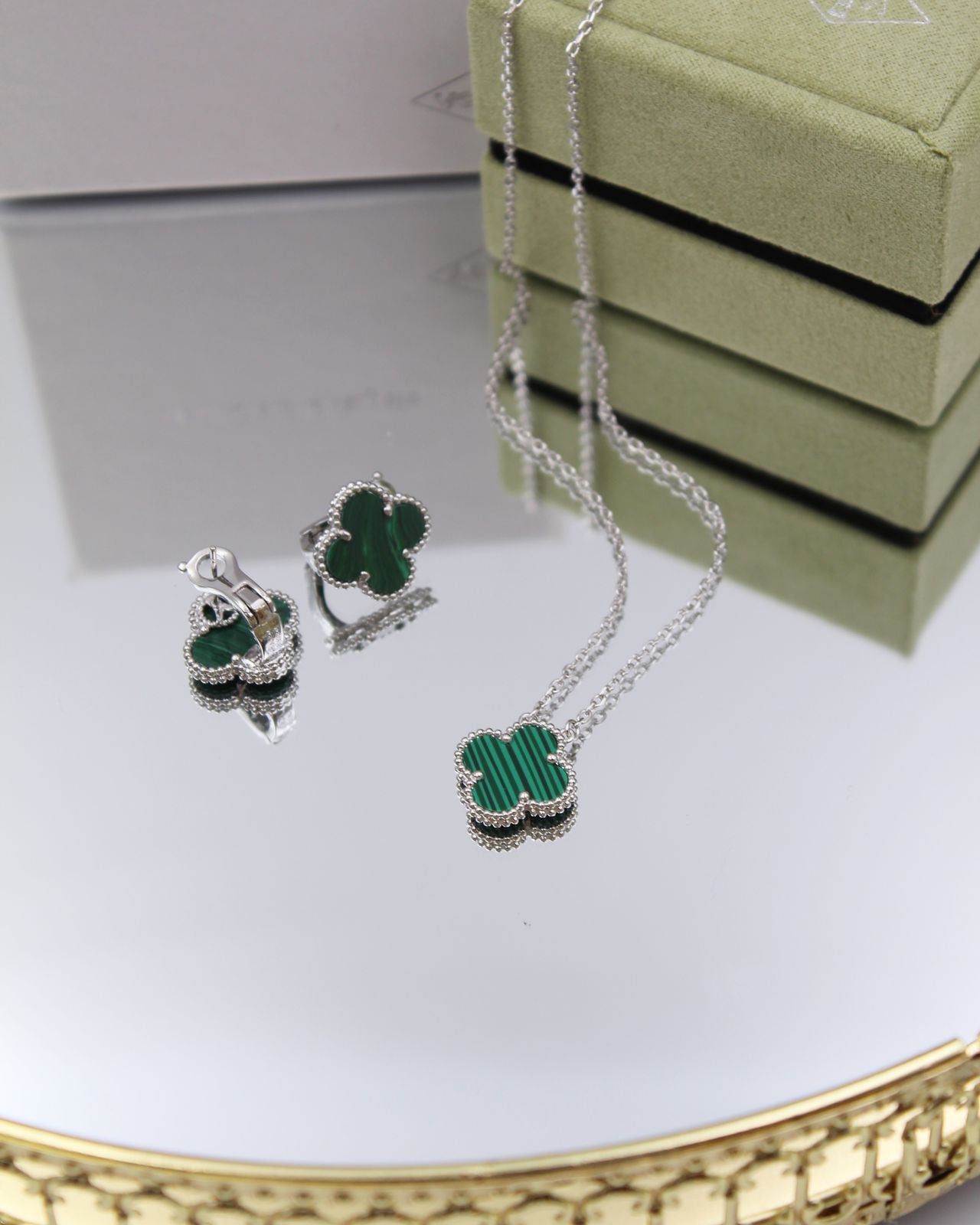 Van Kleef Earings with Neckless SET