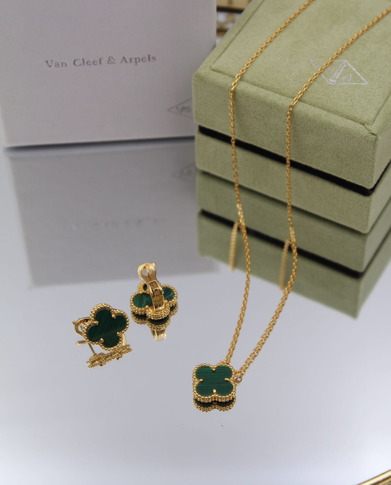 Van Kleef Earings with Neckless SET