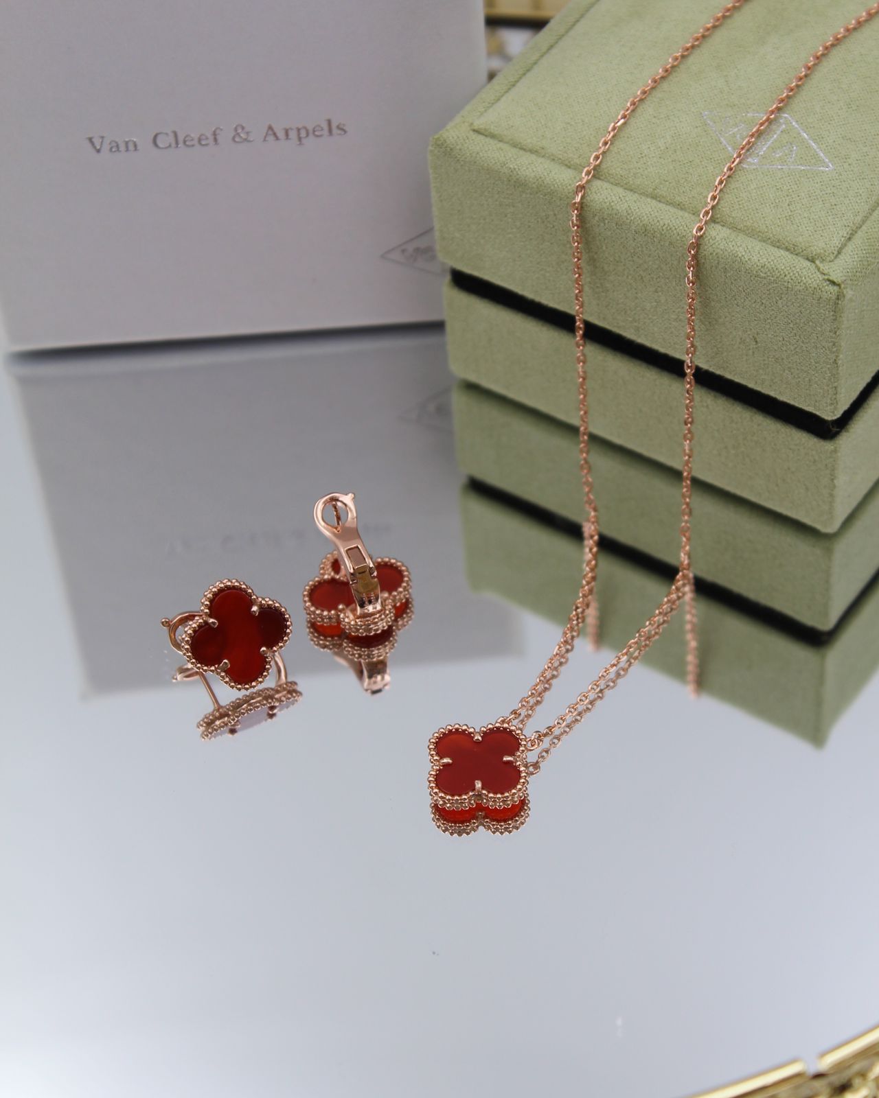 Van Kleef Earings with Neckless SET