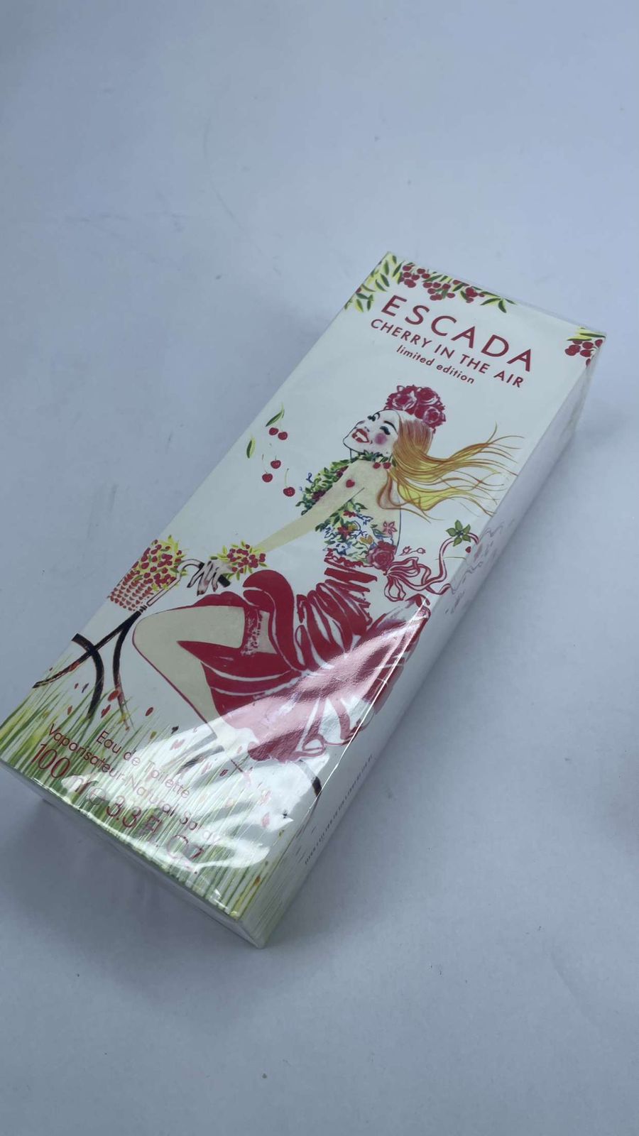 ESCADA Cherry In the Air