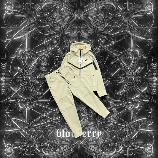 Nike Tech